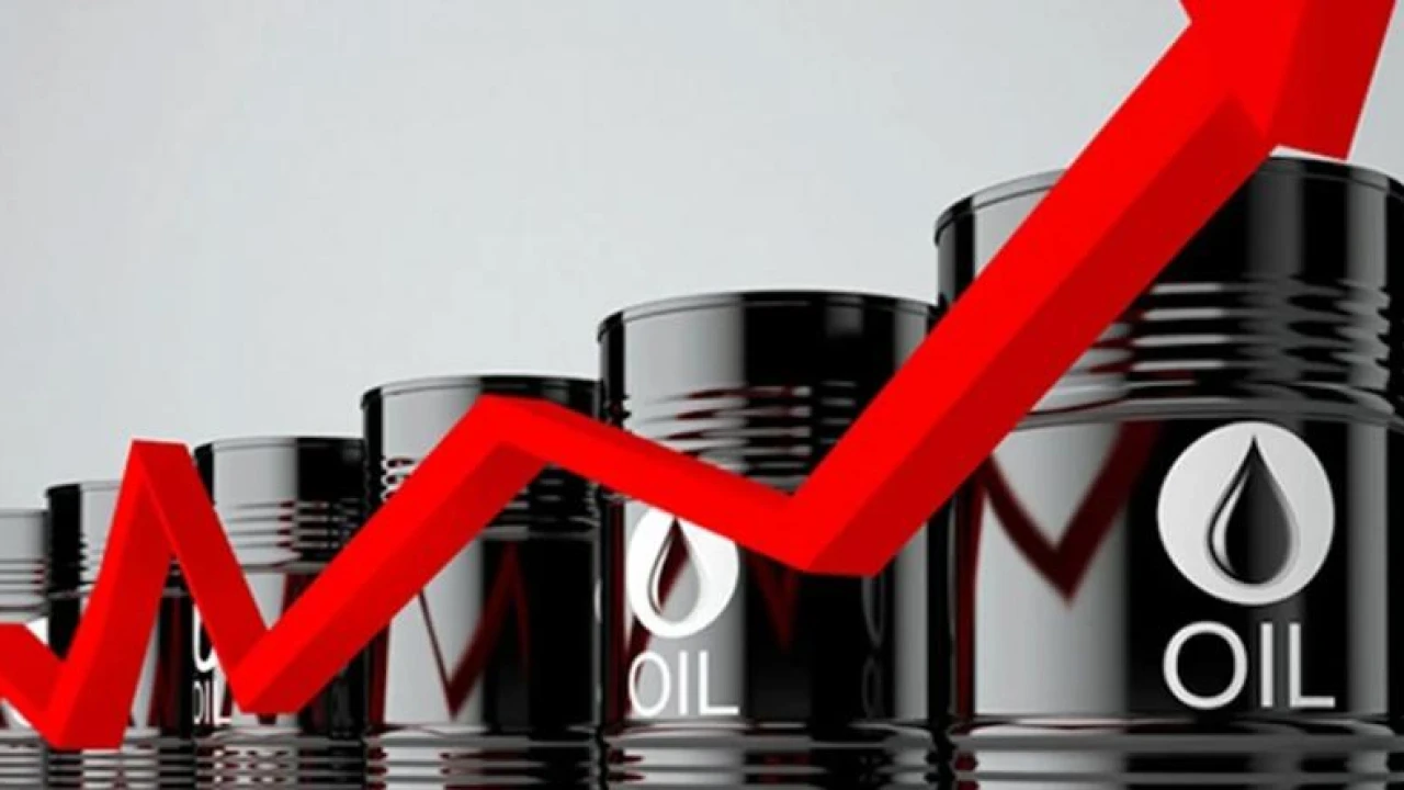 বিশ্ববাজারে তেলের দাম ব্যারেলপ্রতি ১১৫ ডলার ছাড়ালো