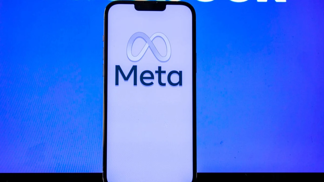 ফেসবুক কনটেন্ট শেয়ারে মাসে ৩ লাখ ৩০ হাজার টাকা আয়ের সুযোগ