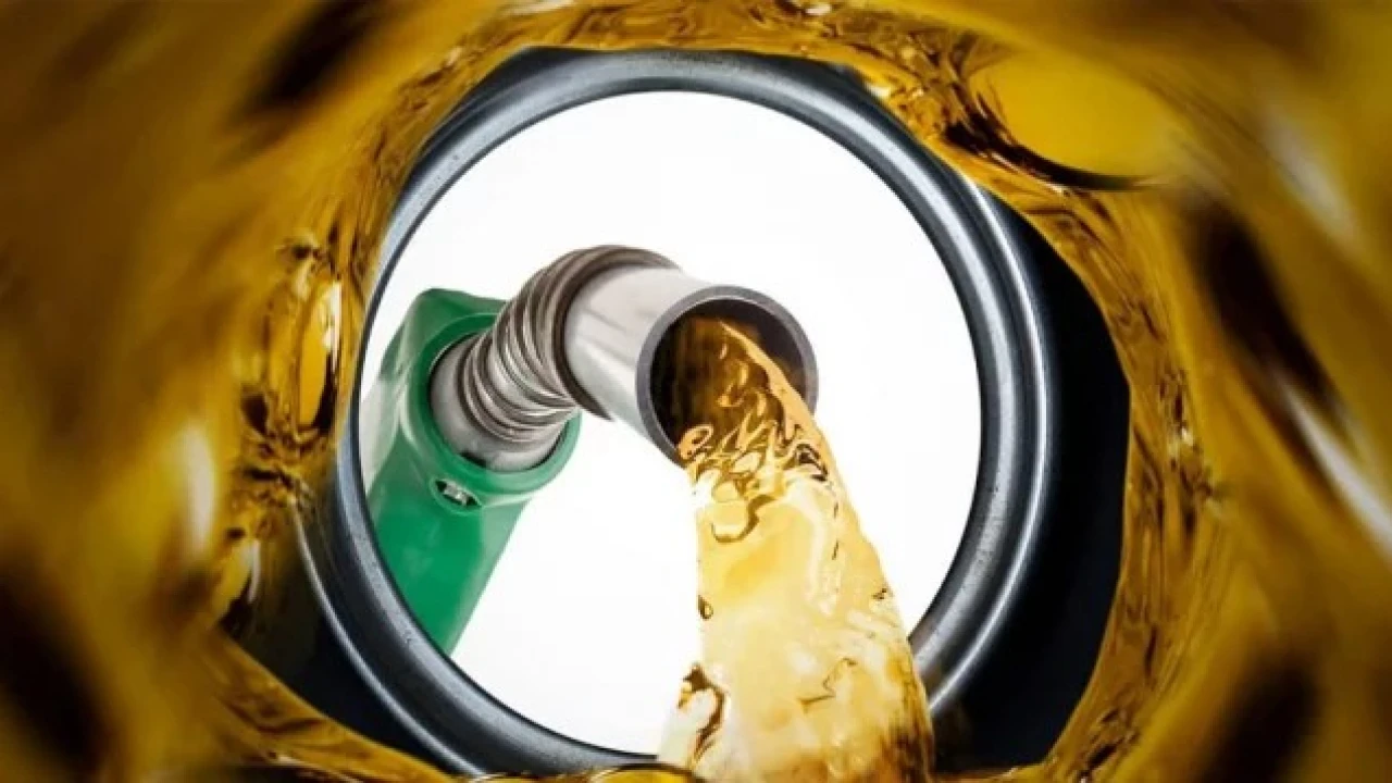 ইরানে হামলা স্থগিতের ঘোষণায় বিশ্ববাজারে কমল তেলের দাম