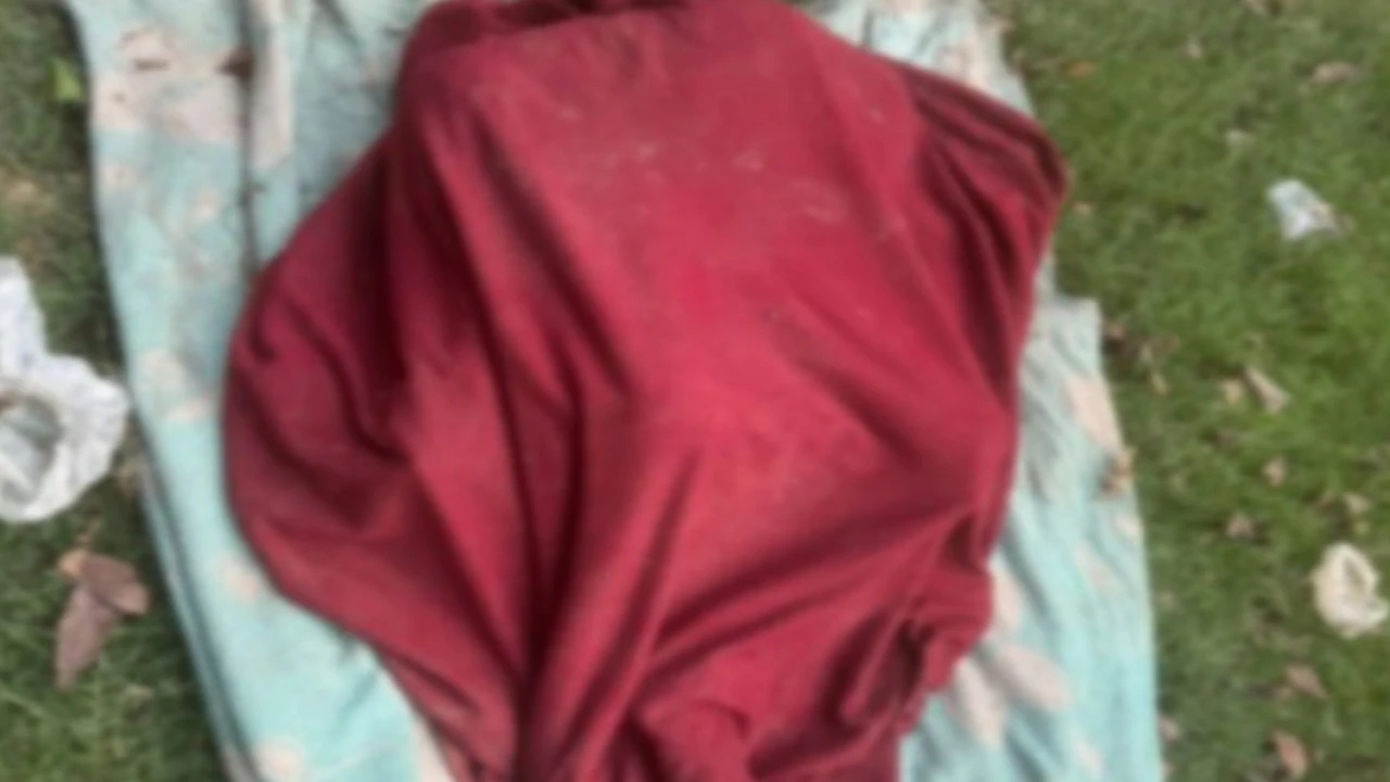 হামিদপুর সরকারী প্রাথমিক বিদ্যালয়ের মাঠ থেকে অজ্ঞাতপরিচয় ব্যক্তির মরদেহ উদ্ধার