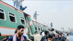 জয়পুরহাটের তিলকপুরে নীলসাগর এক্সপ্রেসের ৭ বগি লাইনচ্যুত: সান্তাহার-চিলাহাটি ট্রেন চলাচল বন্ধ, আহত যাত্রীরা