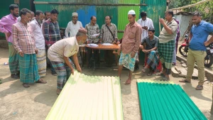 মাসুদা ইন্টারন্যাশনাল ট্রাষ্ট ফর চ্যারেটির পক্ষ থেকে  চৌদ্দগ্রামে কুলসার ৩০ পরিবারের মাঝে ১৩৫ বান ঢেউটিন  বিতরন।