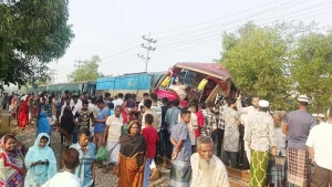 ৫ জেলায় সড়কে প্রাণ গেল ২৬ জনের