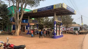 কেন্দুয়ার ফিলিং স্টেশনে তেল সরবরাহ বন্ধ, ভোগান্তিতে মানুষ