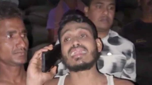 ‘আমারে ছাইড়া কেমনে চইলা গেলা, আমি এখন কী করমু’