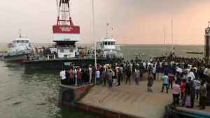 বাসটি ৯০ ফুট পানির গভীরে, চলছে উদ্ধারকাজ