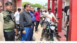 উল্লাপাড়ায় দুটি ফিলিং স্টেশনে উপজেলা প্রশাসনের মনিটরিং