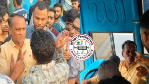 কুবি বাস চালকের বেপরোয়া গতি, শিক্ষার্থীদের প্রাণনাশের আশঙ্কা