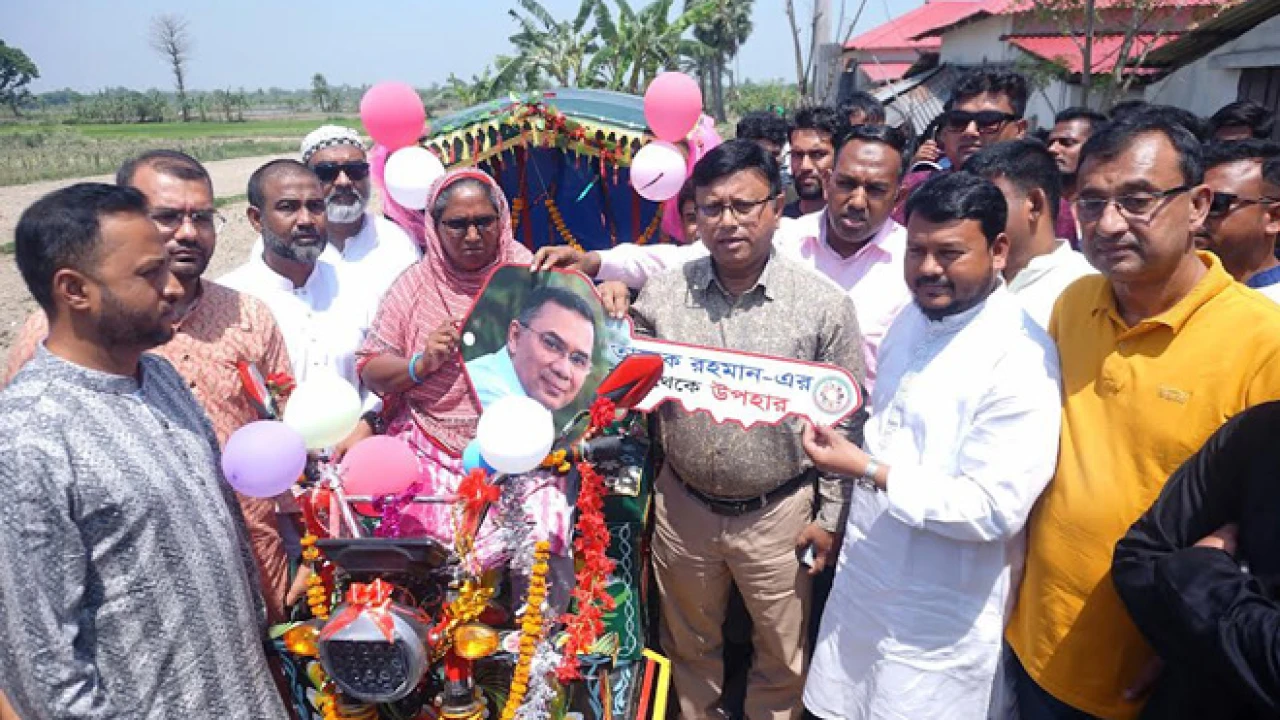 প্রধানমন্ত্রীর উপহার পেল রাজশাহীর টুলি বেগম