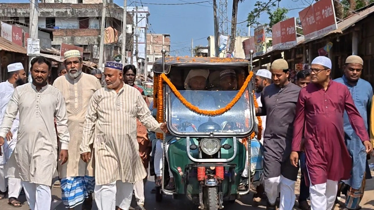 ৪৬ বছর ধরে মসজিদের সেবা, মুয়াজ্জিনকে ব্যতিক্রমী বিদায়