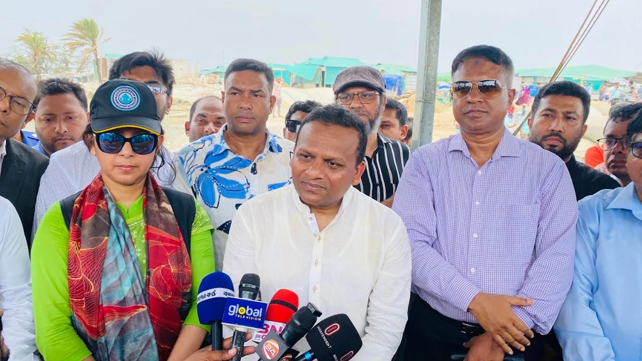 হাতিয়ার নৌ-যান ও ফেরি সংকট নিরসনে উদ্যোগ, ঈদের আগেই নতুন ফেরির আশ্বাস