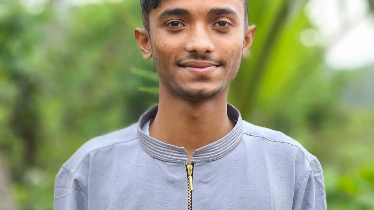 গুচ্ছ ভর্তি পরীক্ষা : ৪০ মিনিট দেরি করায় স্বপ্ন ভঙ্গ তৌহিদের