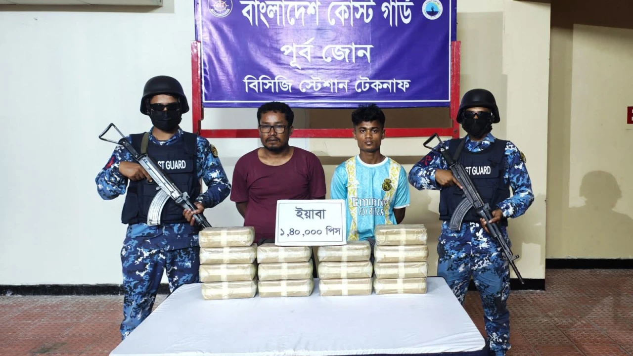 কক্সবাজারে নাফ নদীতে অভিযান: ৭ কোটি টাকার ইয়াবাসহ আটক ২