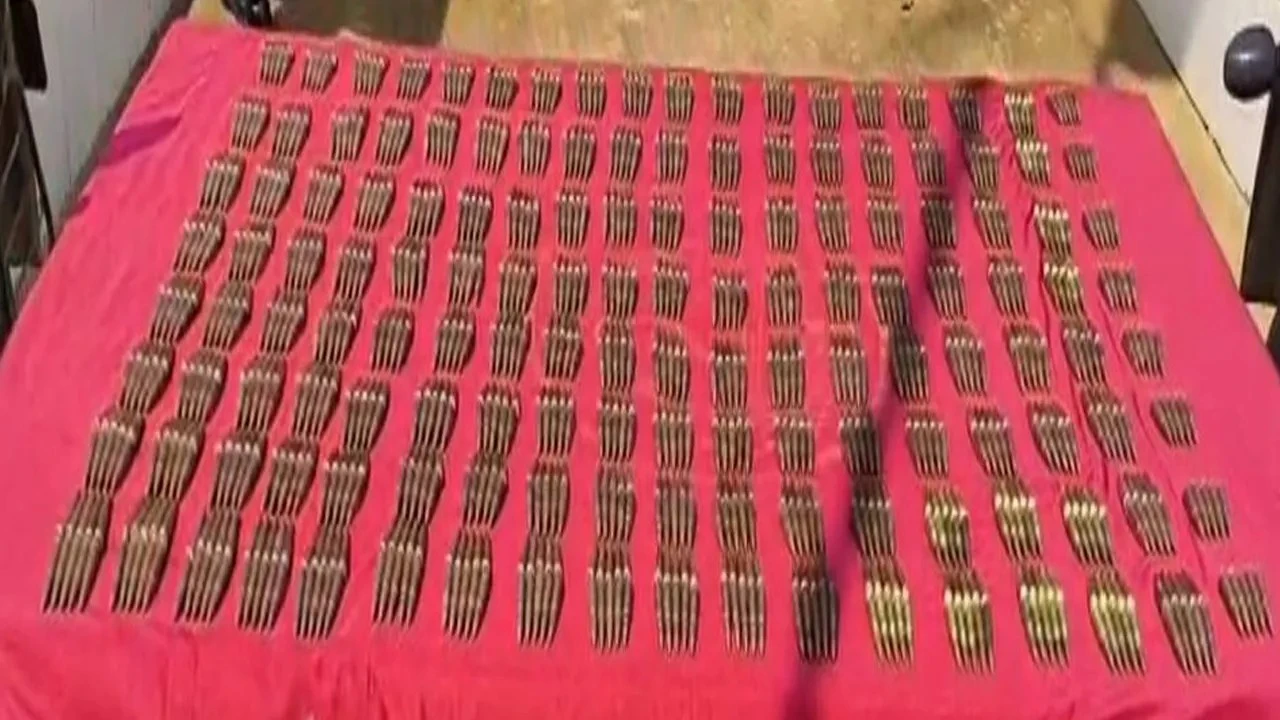 ১৪০০ রাউন্ড বুলেটসহ ২ মোটরসাইকেল জব্দ