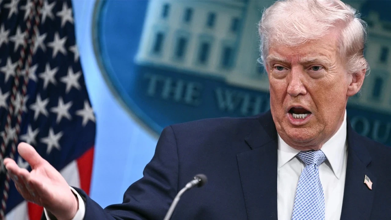 আলোচনা শুরু হতেই ট্রাম্পের পোস্ট, ইরান ‘ভয়াবহভাবে হারছে’