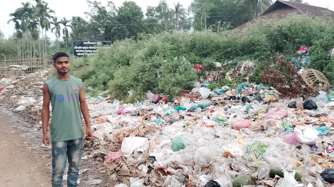 হবিগঞ্জে কোটি টাকার পরিত্যক্ত জায়গায় আবর্জনার স্তূপ