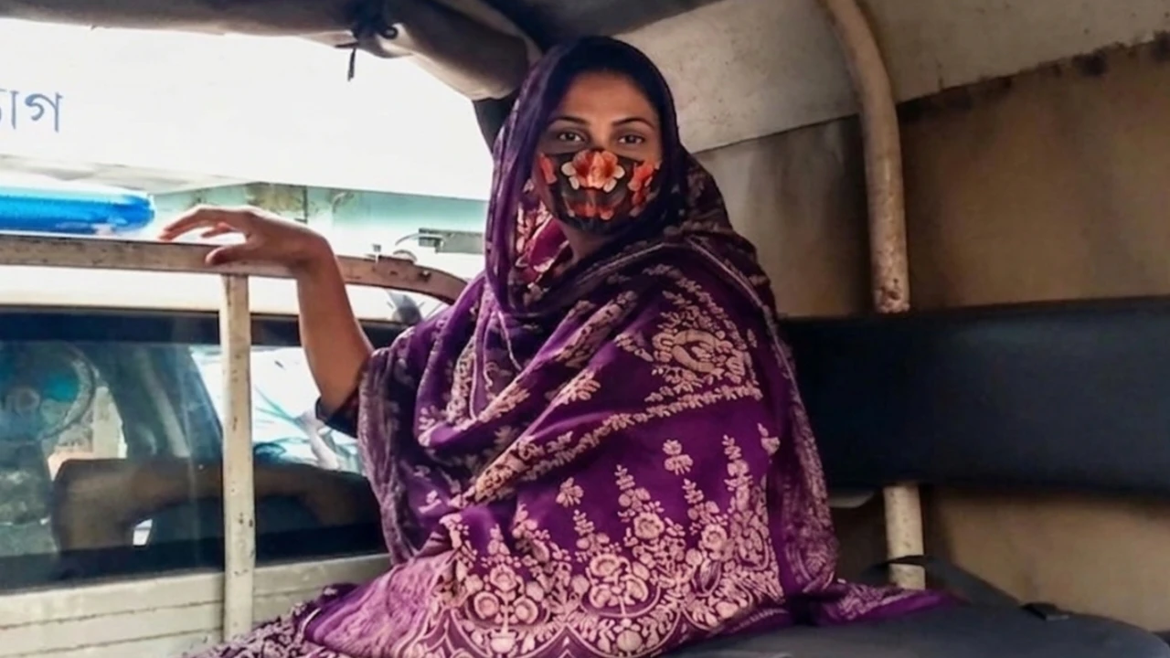 বসুন্দিয়ায় ডিএনসির অভিযানে ১৫ পিস ইয়াবাসহ আলোচিত মাদক কারবারি বিথি আটক