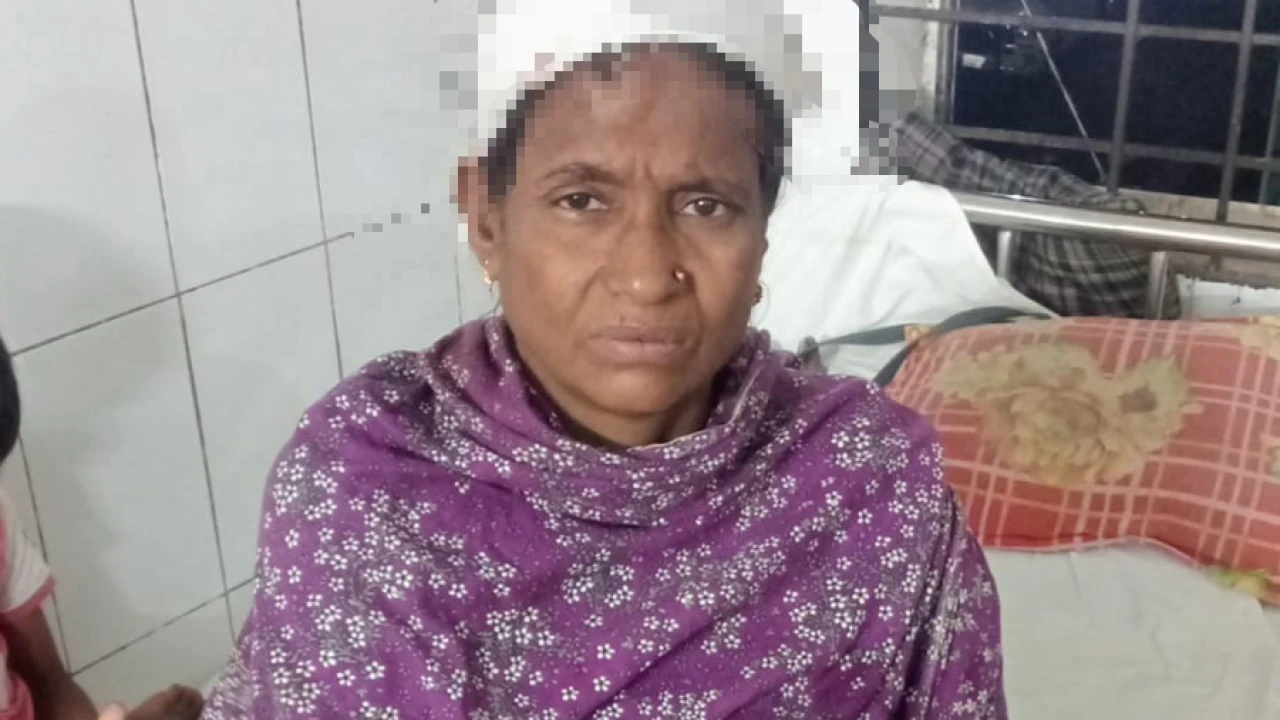 মণিরামপুরে ফিল্মি স্টাইলে ছেলেকে জিম্মি করে মাকে পিটিয়ে জখম, থানায় অভিযোগ