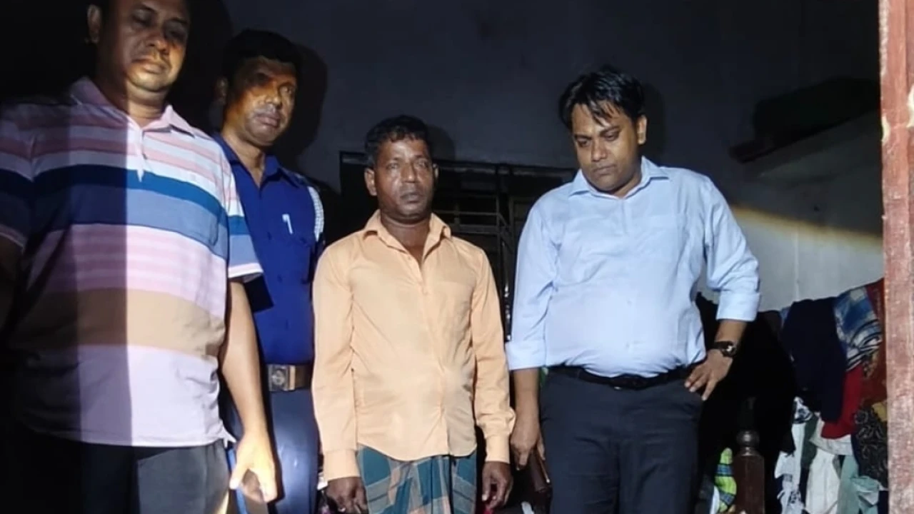 রায়পুরে ৩৫০ লিটার জ্বালানি তেল জব্দ