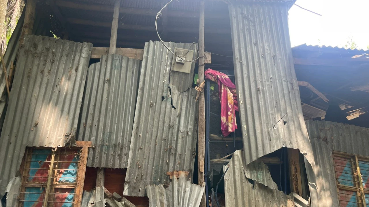 সালথায় আধিপত্য বিস্তারকে কেন্দ্র করে রক্তক্ষয়ী সংঘর্ষ—আহত অন্তত ৩০, ঘরবাড়ি ভাঙচুর ও অগ্নিসংযোগ