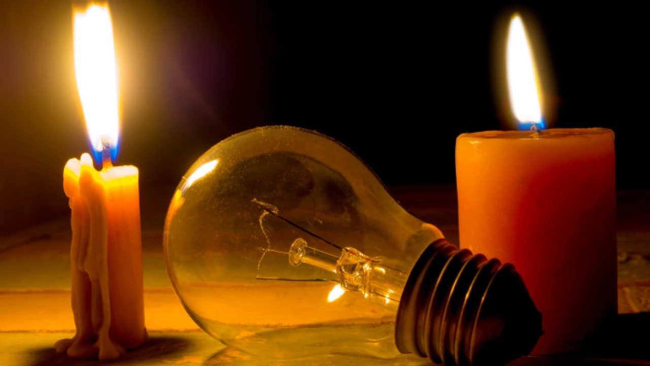 তীব্র লোডশেডিংয়ে দিশেহারা সারা দেশের পরীক্ষার্থীরা