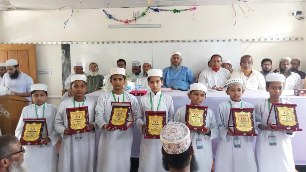 নলছিটি হদুয়া আইডিয়াল একাডেমিতে বৃত্তিপ্রাপ্ত শিক্ষার্থীদের সংবর্ধনা