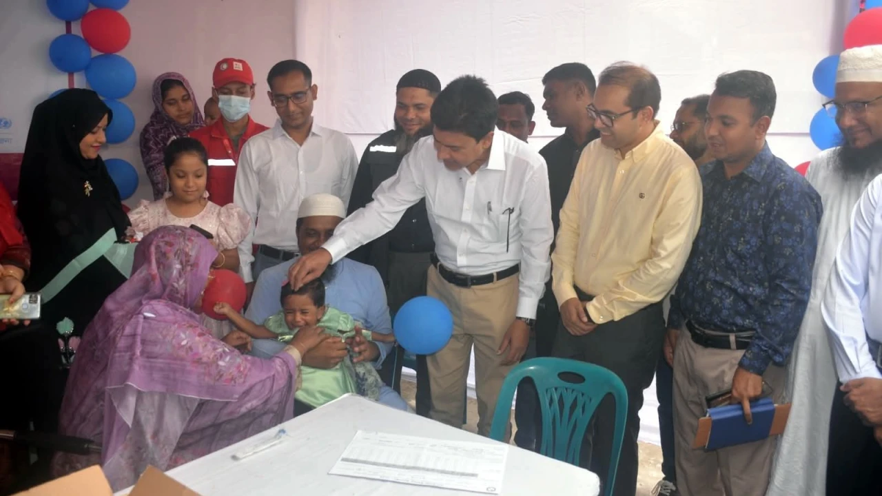 হাম-রুবেলা টিকাদান কর্মসূচির উদ্বোধন করলেন রসিক প্রশাসক