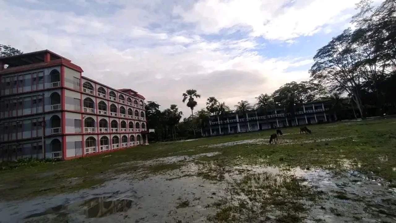 বাউফলে দেড়শো টাকার দ্বন্দ্বে পরীক্ষা কেন্দ্র বাতিল