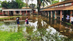 ঝিনাইগাতীতে সামান্য বৃষ্টিতেই বিদ্যালয়ের মাঠে জলাবদ্ধতা