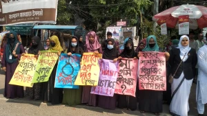 ইবি শিক্ষিকা সাদিয়া হত্যা: জড়িতদের গ্রেপ্তারের দাবিতে মহাসড়ক অবরোধ, পুলিশ কার্যালয় ঘেরাও