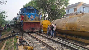 ১৮ ঘণ্টার রুদ্ধশ্বাস অপেক্ষা: মনতলায় উদ্ধার শেষে সিলেটের পথে ফিরল ট্রেন