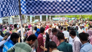 ইবিতে হেল্প ডেস্কে জায়গা সংকট, ভোগান্তির অভিযোগ ছাত্রশিবির ও ছাত্রদলের