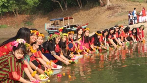 ফুল ভাসিয়ে রাঙ্গামাটিতে শুরু হলো ফুল বিজু উৎসব