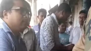 মণিরামপুর বাজারে ফুটপাত দখল: ‘নয়া সংবাদ’-এ প্রতিবেদন প্রকাশের পর প্রশাসনের অভিযান, জরিমানা